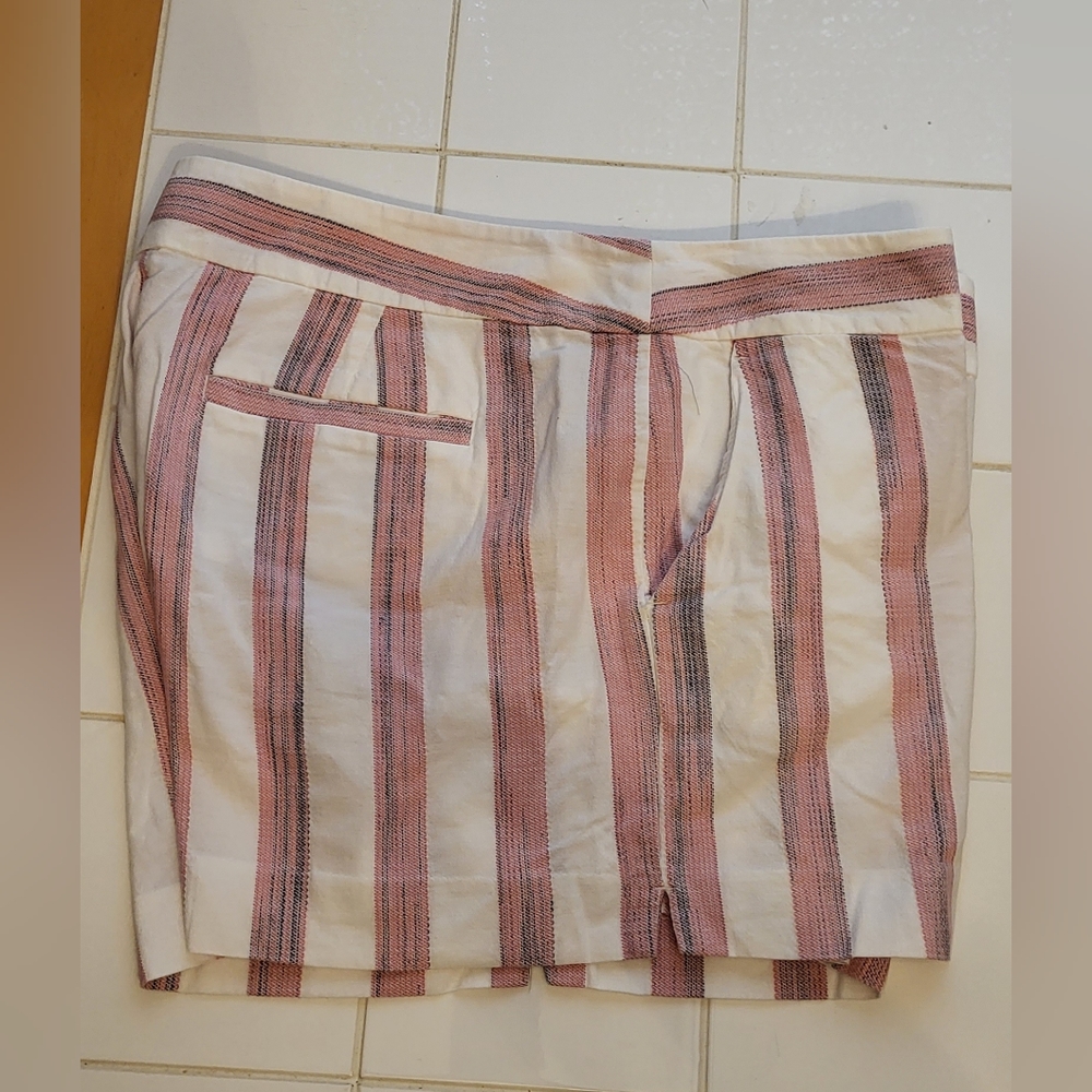 😁*BOGO SALE*😁 ANN TAYLOR LOFT The Riviera Short size 14